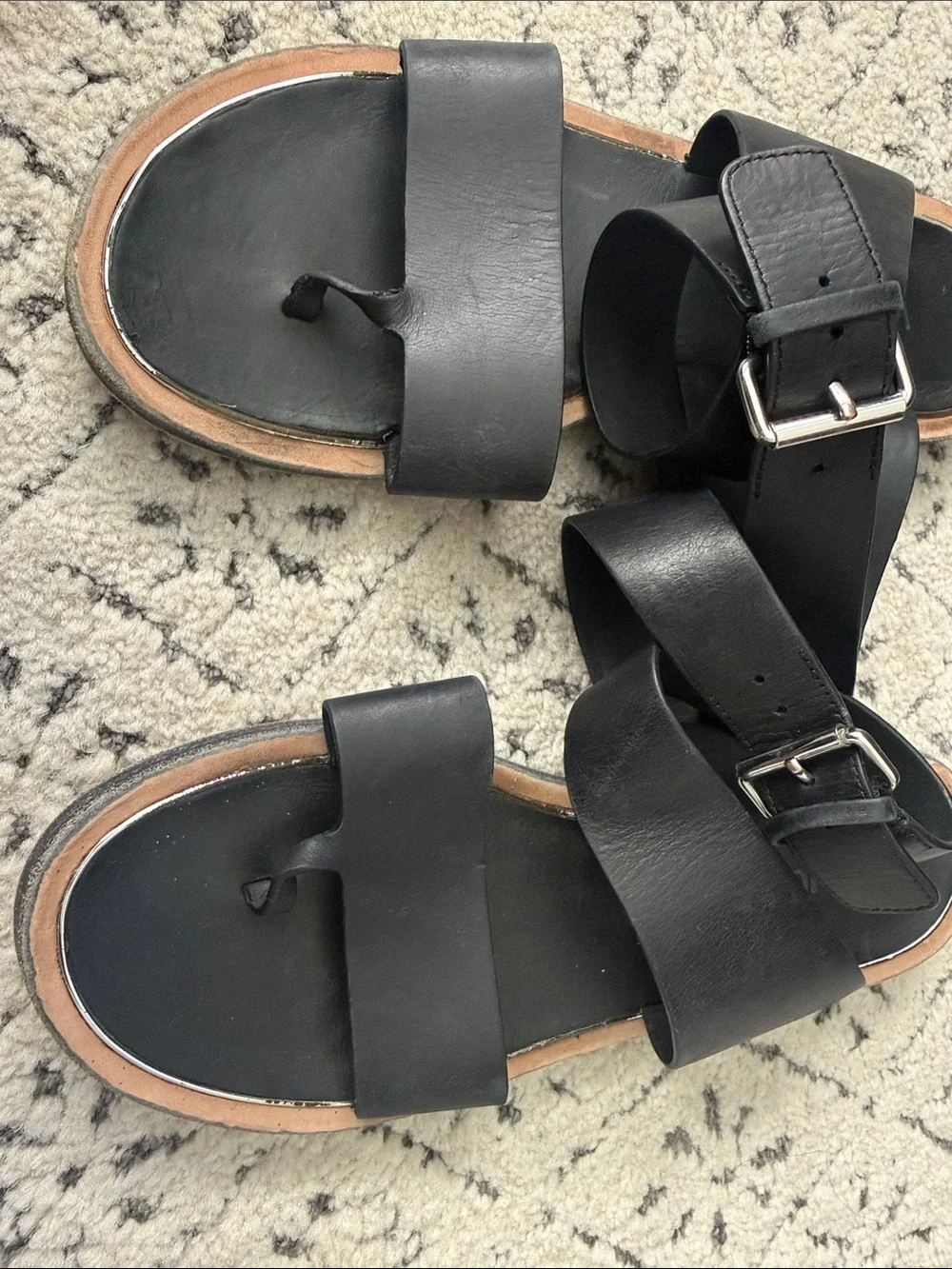 Vince Black Leather Crisscross Toe-Loop Sandals